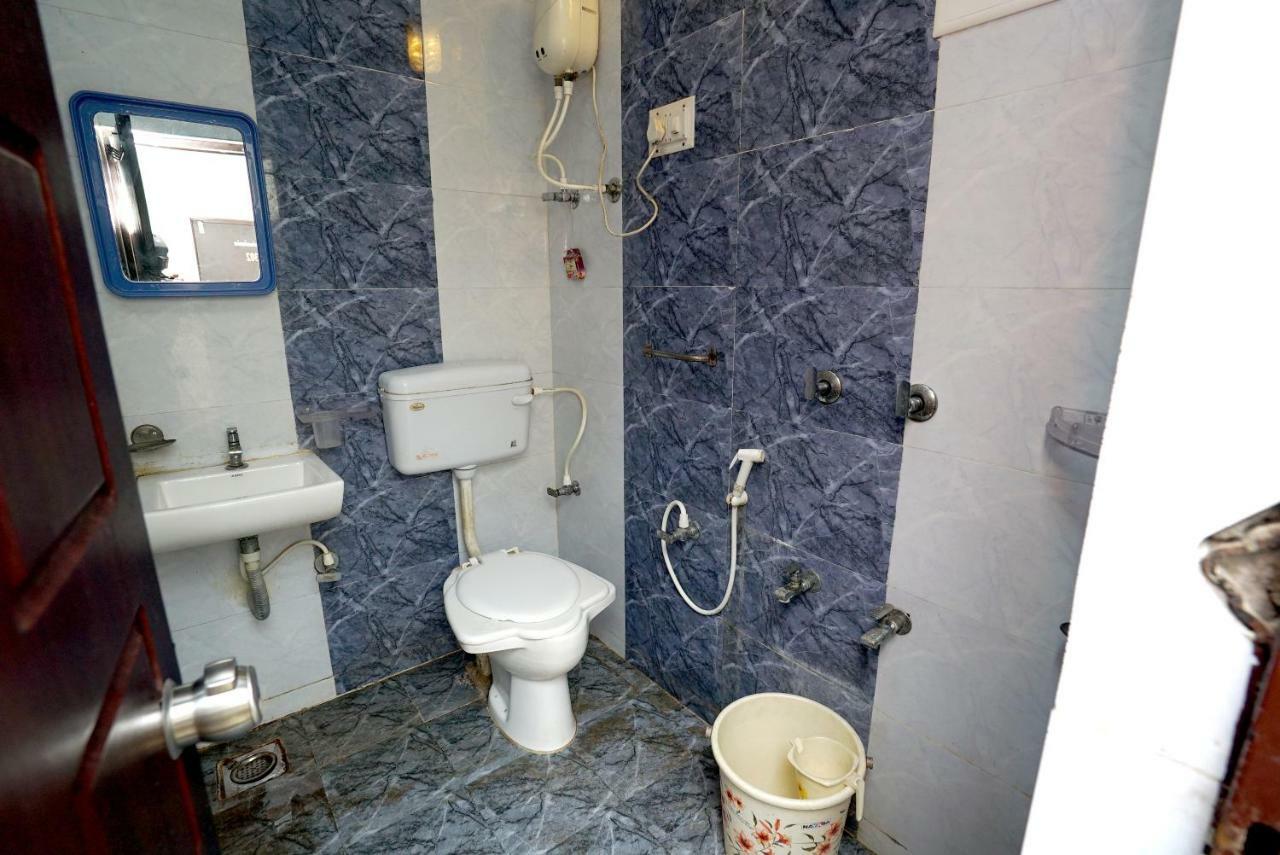 אחמדאבאד Hotel Royal מראה חיצוני תמונה