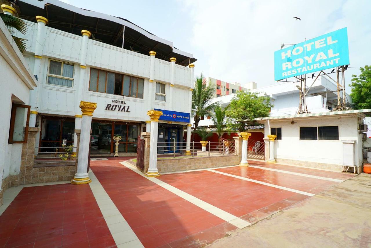 אחמדאבאד Hotel Royal מראה חיצוני תמונה